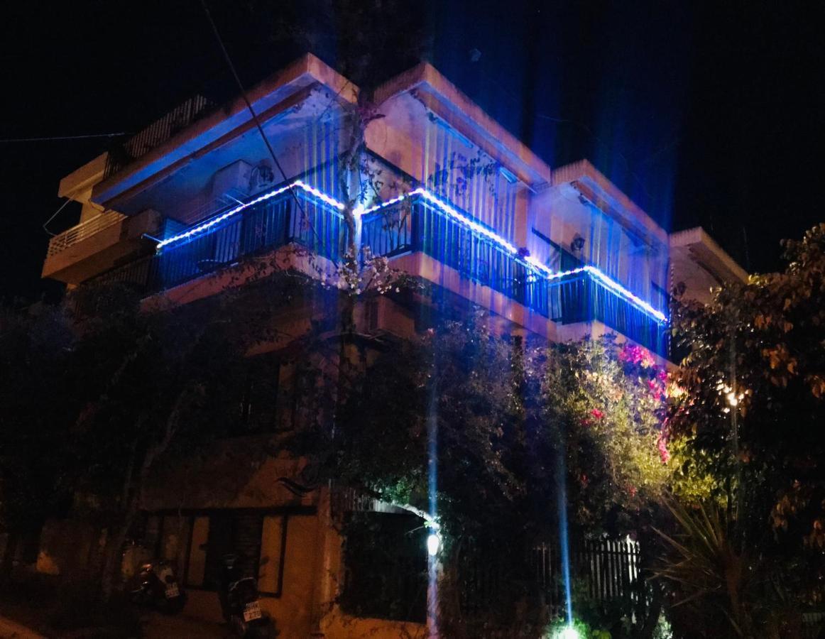 Valerie's House * Poros Town
