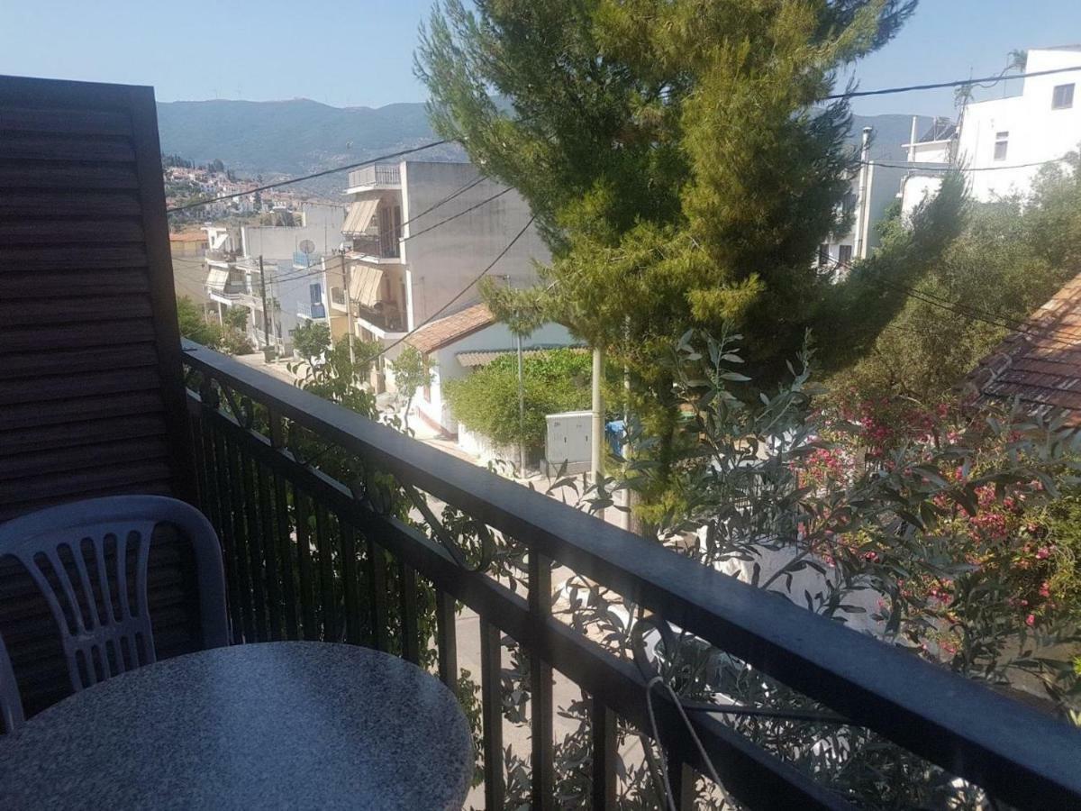 Apartment Valerie's House Poros Town